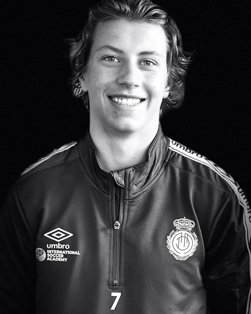 isa-mallorca-signed-joejoe-richardson-2022-bio