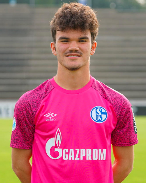 international-soccer-academy-schalke-player-cameron-hein