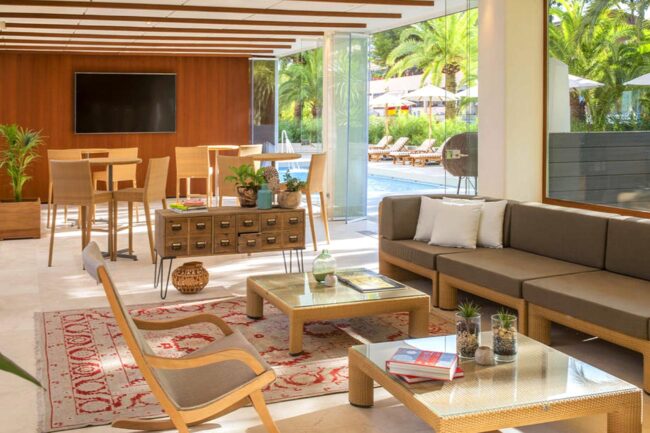 Spacious Innside Cala Blanca Lobby