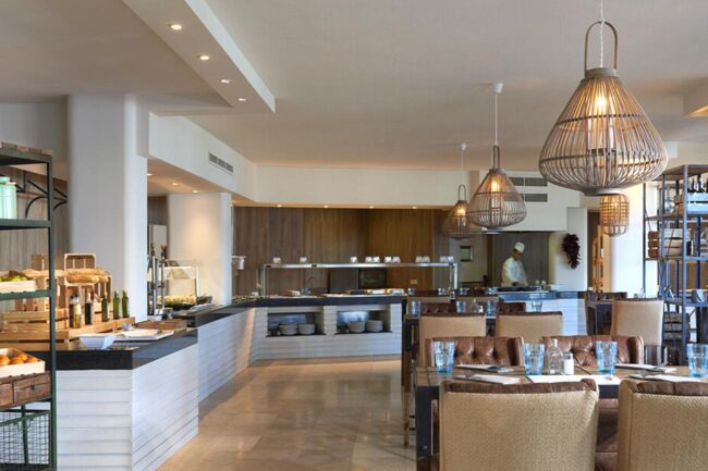 Enjoy the varied and healthy dining options 