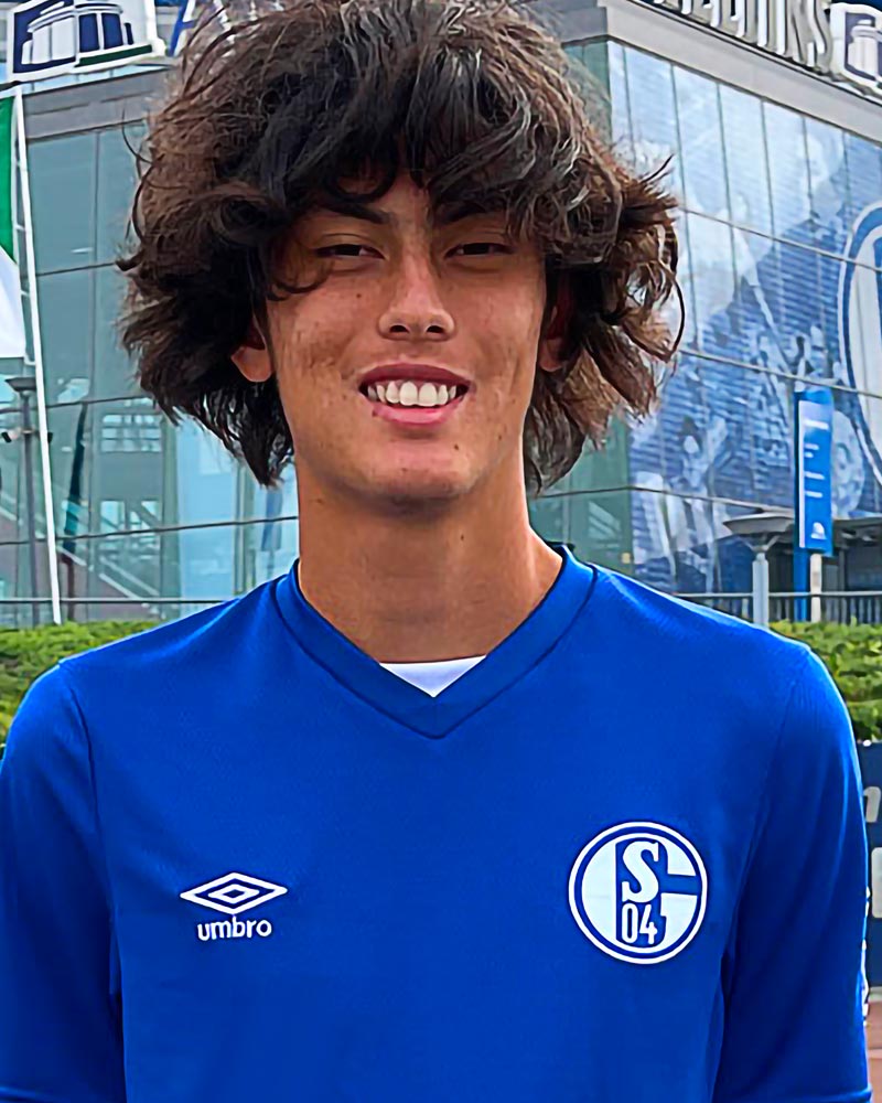 isa-schalke-signed-zeke-zambrano-bio