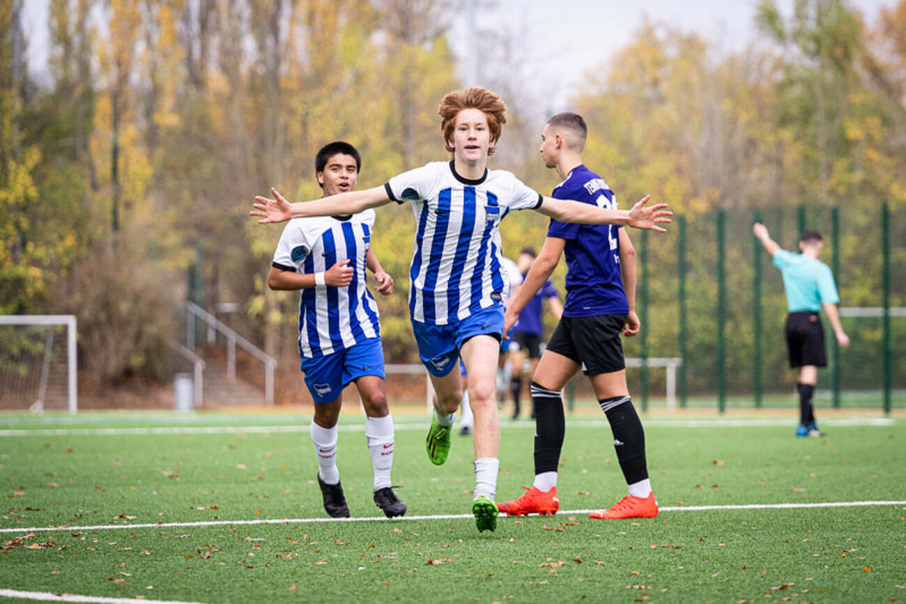 international soccer academy hertha integrated team 2022-23 celebration3