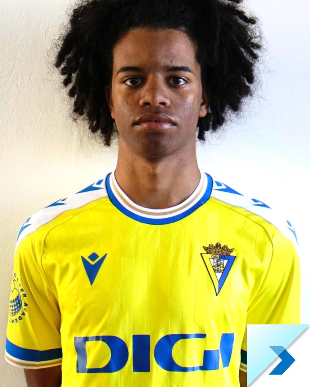 international-soccer-academy-cadiz-player-1McPherson-a