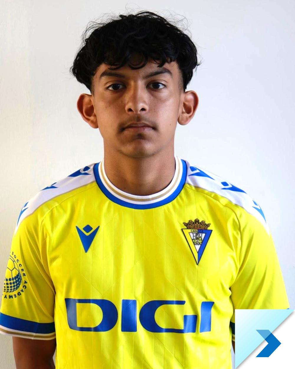 international-soccer-academy-cadiz-player-7Almazan-a