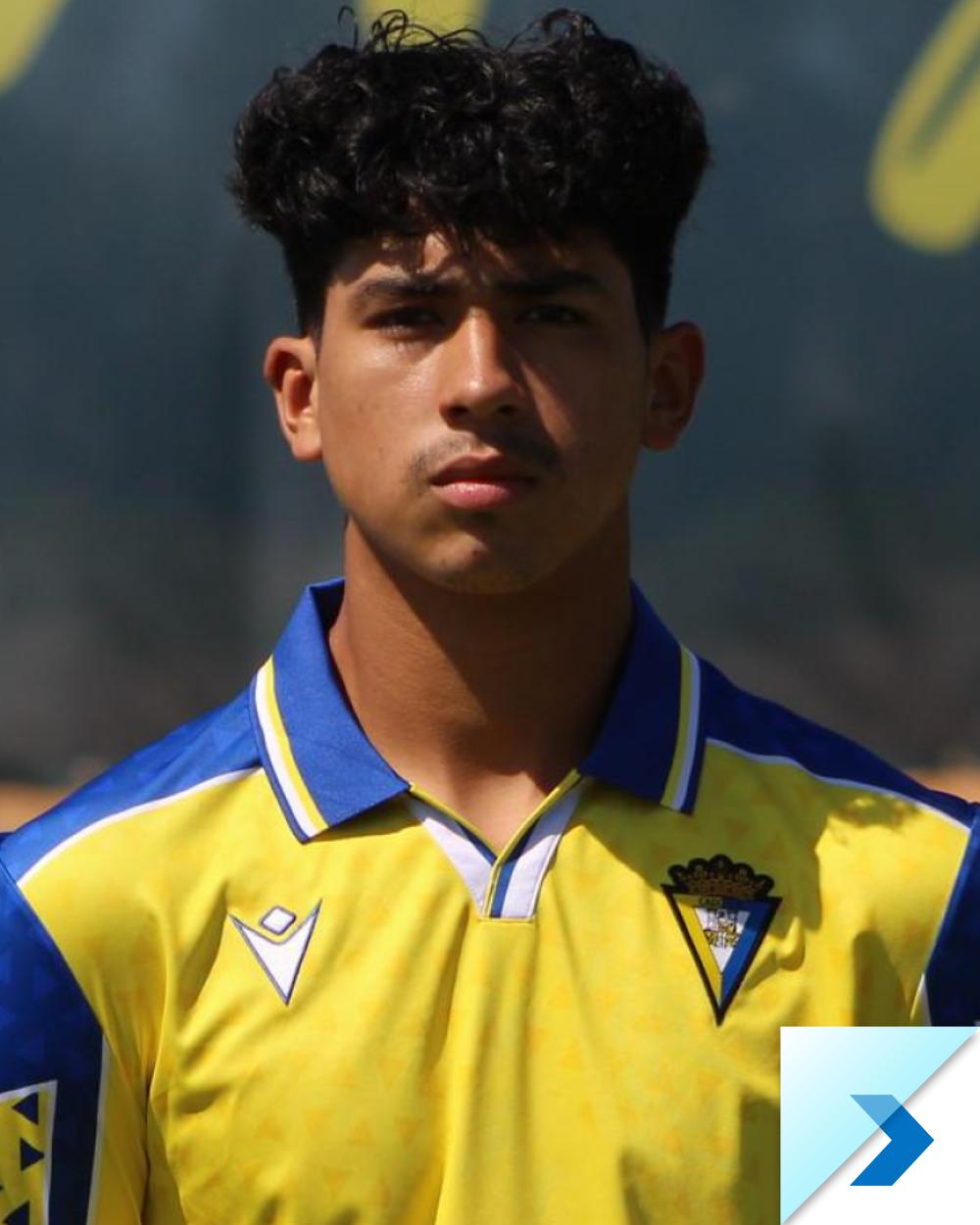 international-soccer-academy-cadiz-player-2425-Christopher-Argueta-a
