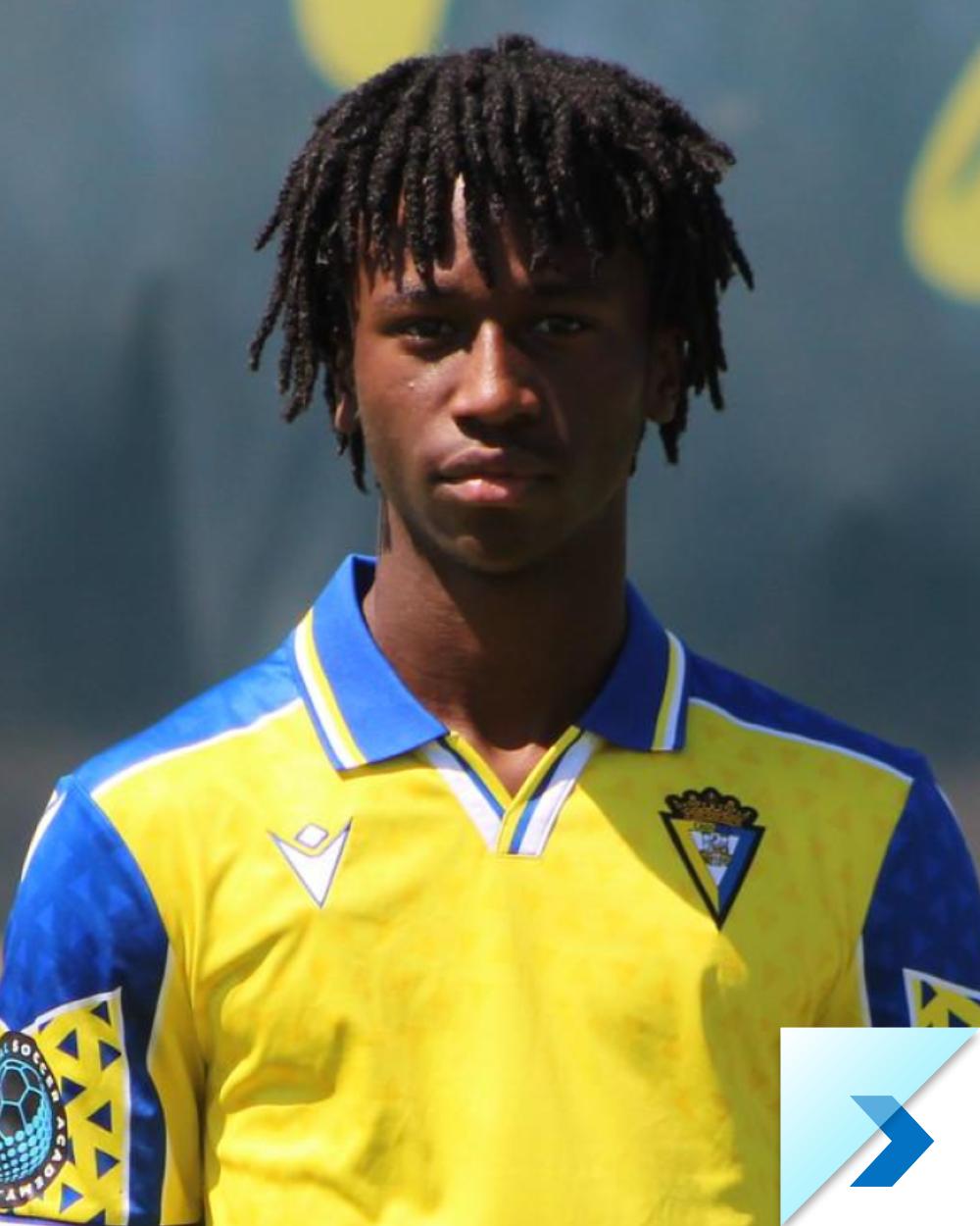 international-soccer-academy-cadiz-player-2425-Darius-David-a