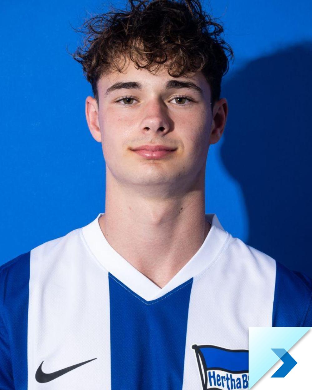 international-soccer-academy-hertha-player-2425-Matthew-Tweedy-a