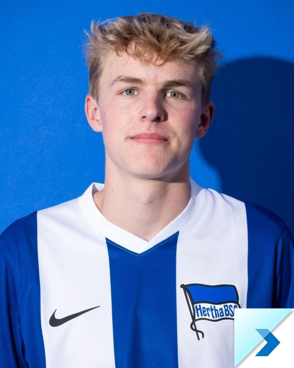international-soccer-academy-hertha-player-2425-Niklas-Budde-a