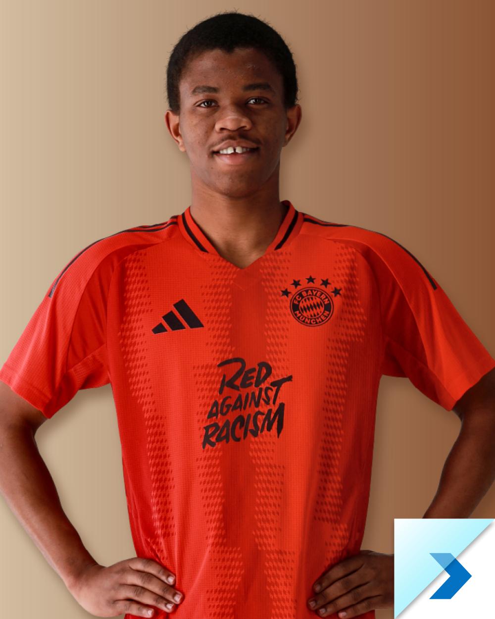international-soccer-academy-bayern-player-11-David-Okoce-a
