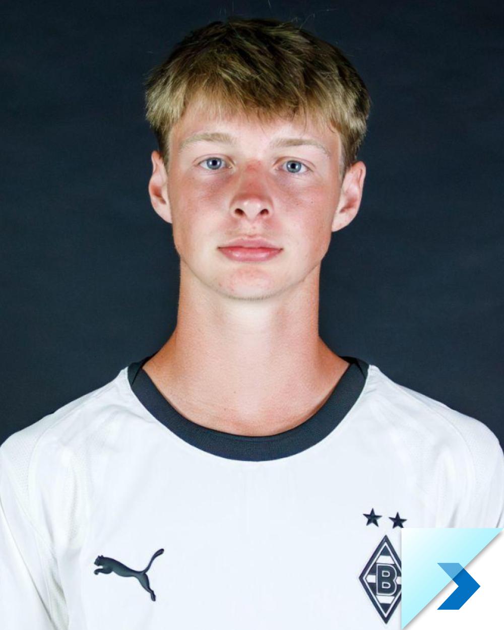 international-soccer-academy-borussia-player-2526-Carter-Welton-A