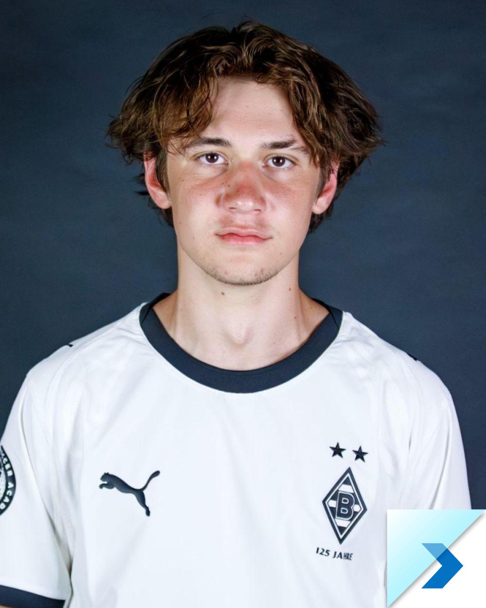 international-soccer-academy-borussia-player-2526-Daniel-Nalbandyan-A